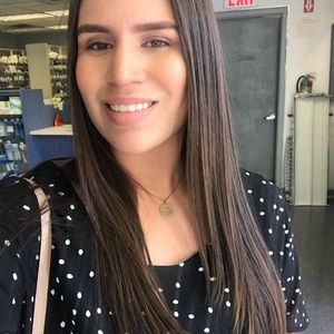 Meet your Posher, Camila